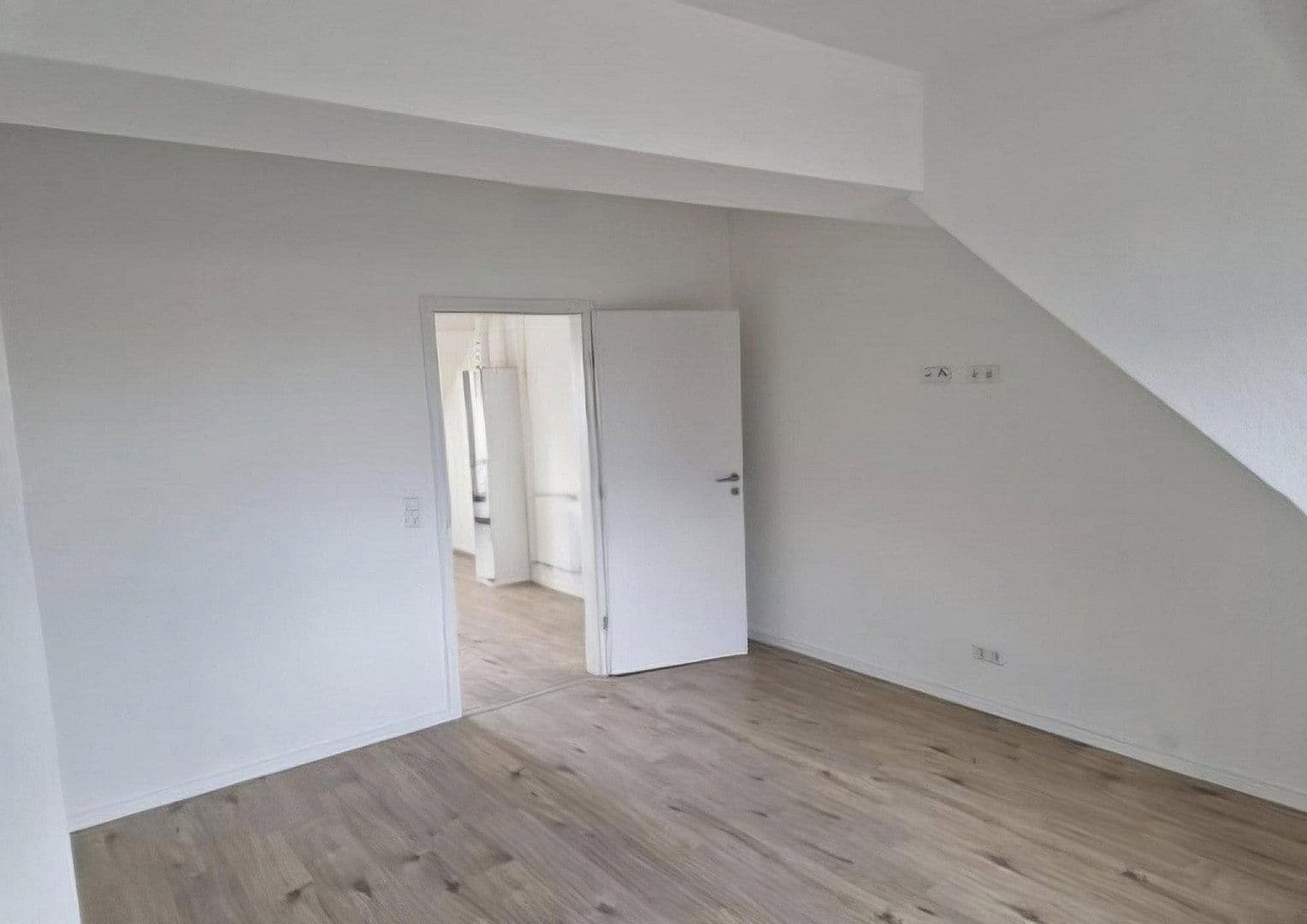 Prodej bytu 2+1 57 m², Ludwigshafen, Porýní-Falc Prodej bytu 2+1 57 m², Ludwigshafen, Porýní-Falc