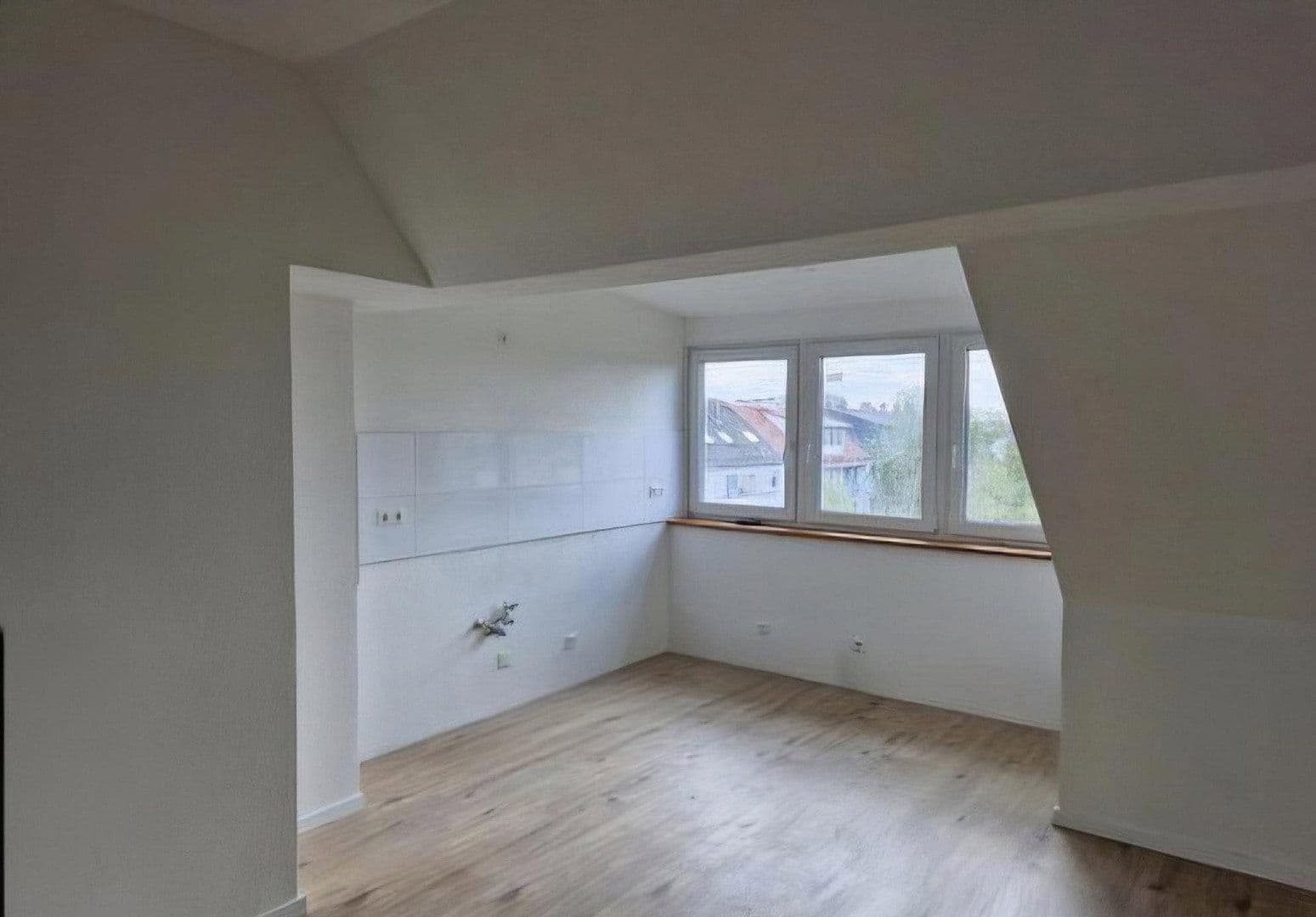 Prodej bytu 2+1 57 m², Ludwigshafen, Porýní-Falc Prodej bytu 2+1 57 m², Ludwigshafen, Porýní-Falc