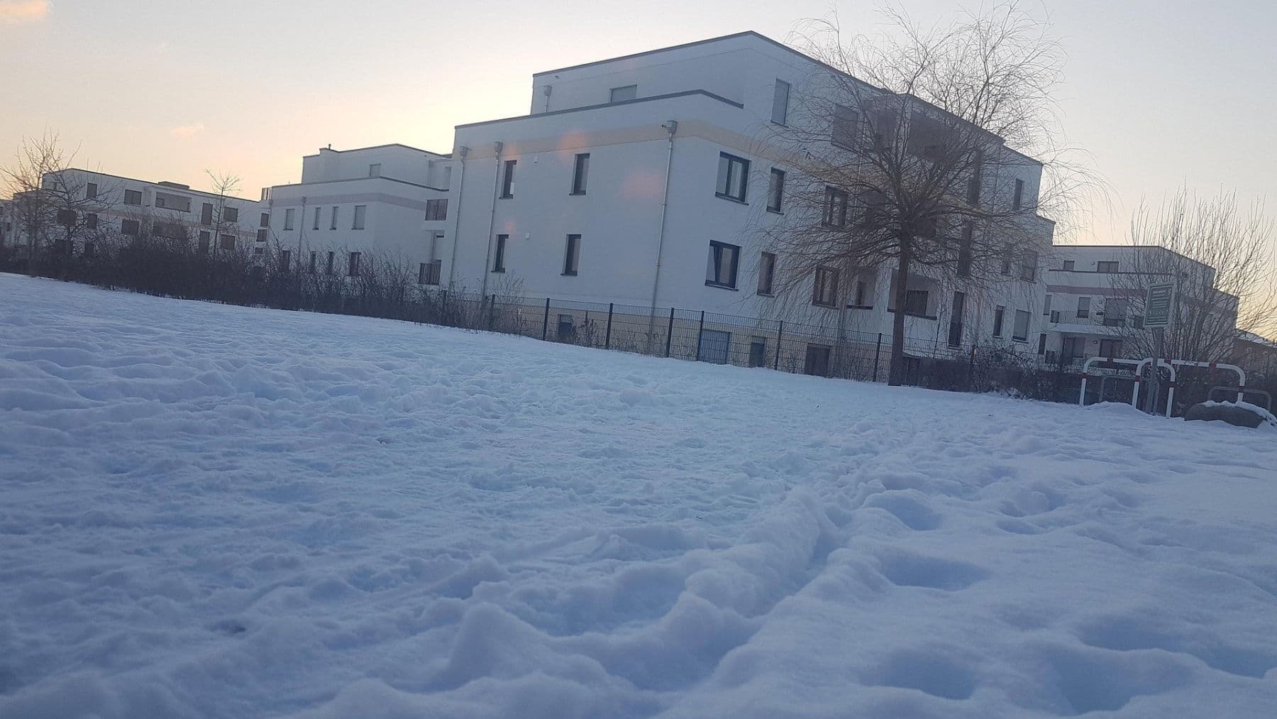 Prodej bytu 3+1 93 m², Berttolt-Brecht Allee 1-17, Schönefeld, Braniborsko Prodej bytu 3+1 93 m², Berttolt-Brecht Allee 1-17, Schönefeld, Braniborsko