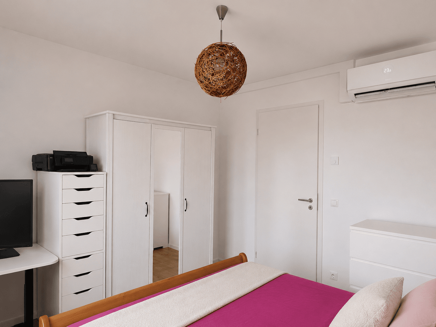 Prodej bytu 3+1 93 m², Berttolt-Brecht Allee 1-17, Schönefeld, Braniborsko Prodej bytu 3+1 93 m², Berttolt-Brecht Allee 1-17, Schönefeld, Braniborsko