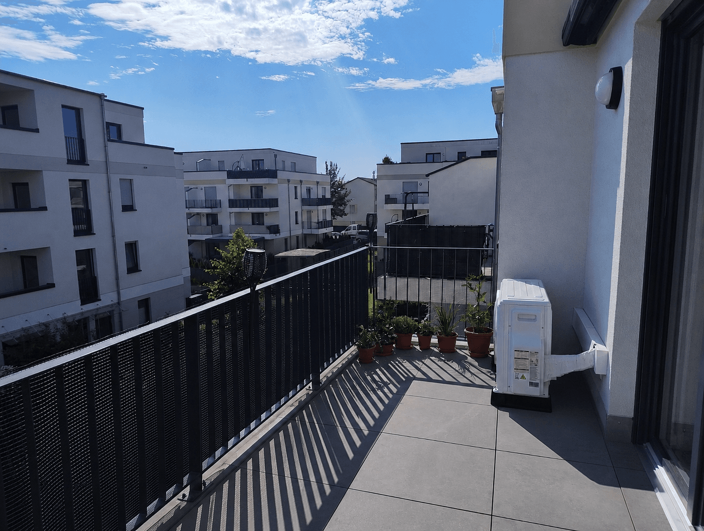 Prodej bytu 3+1 93 m², Berttolt-Brecht Allee 1-17, Schönefeld, Braniborsko Prodej bytu 3+1 93 m², Berttolt-Brecht Allee 1-17, Schönefeld, Braniborsko