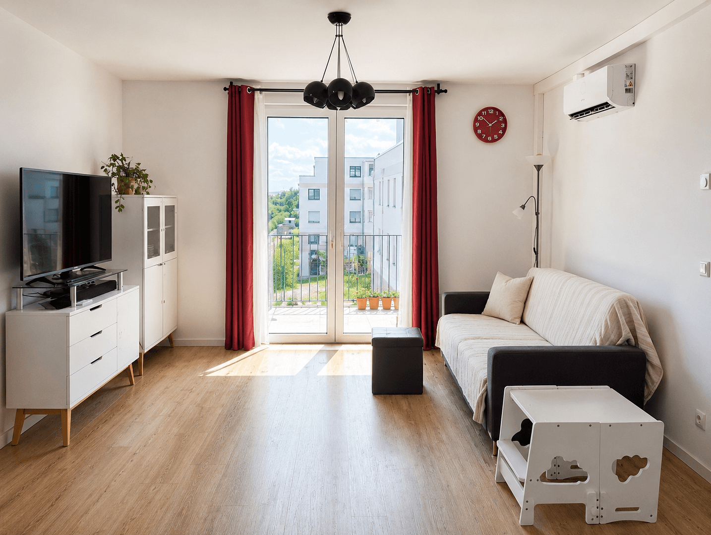 Prodej bytu 3+1 93 m², Berttolt-Brecht Allee 1-17, Schönefeld, Braniborsko Prodej bytu 3+1 93 m², Berttolt-Brecht Allee 1-17, Schönefeld, Braniborsko