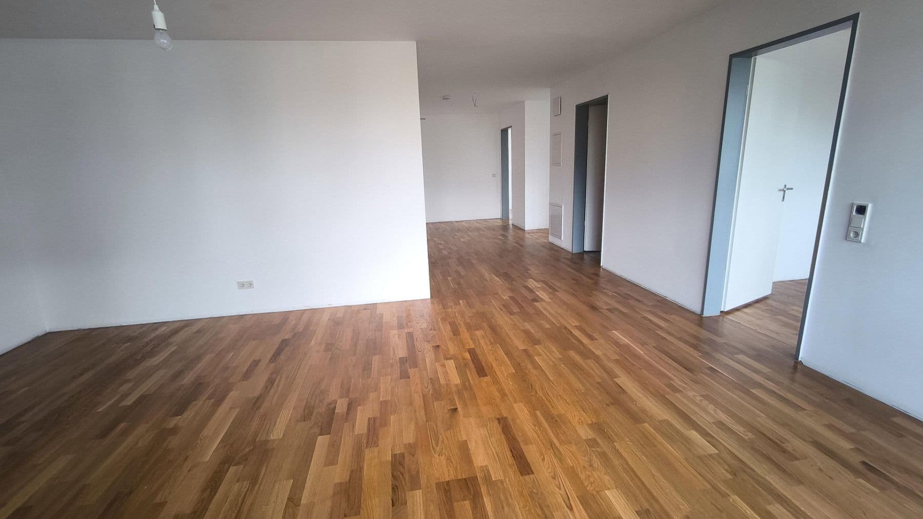 Prodej bytu 3+1 86 m², Eisnergutbogen 35, München, Bavorsko Prodej bytu 3+1 86 m², Eisnergutbogen 35, München, Bavorsko