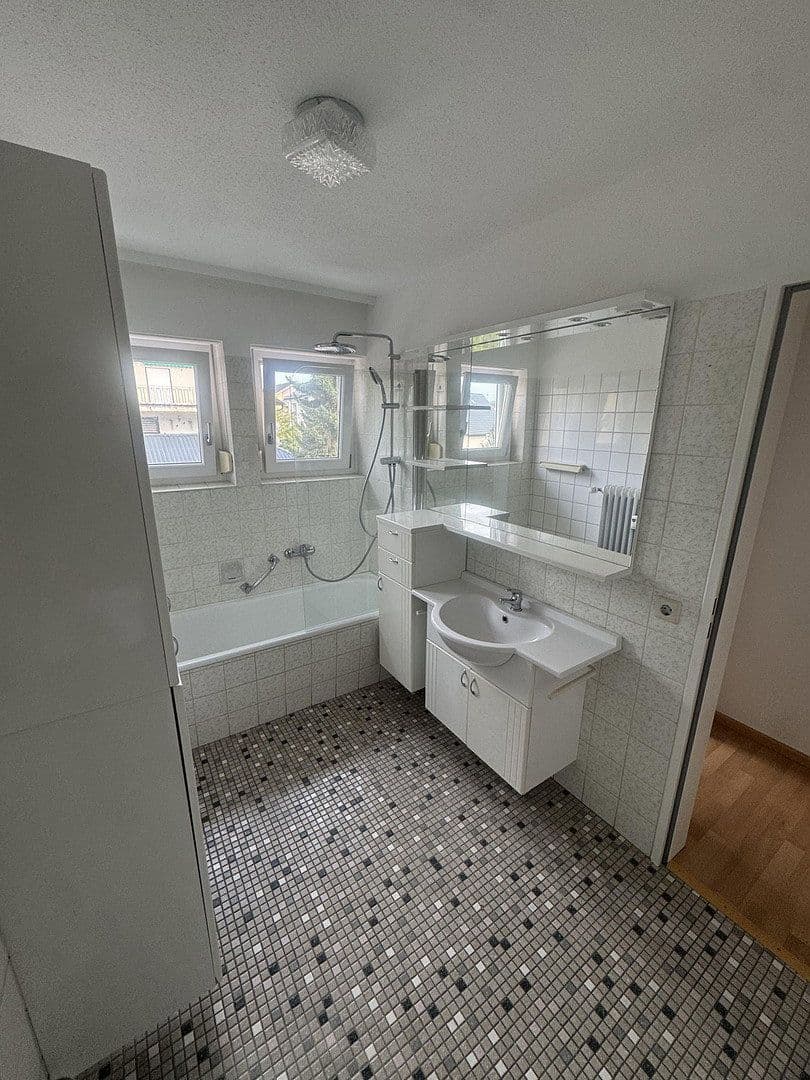 Prodej bytu 3+1 85 m², Uhlandstraße 14, Kippenheim, Bádensko-Württembersko Prodej bytu 3+1 85 m², Uhlandstraße 14, Kippenheim, Bádensko-Württembersko