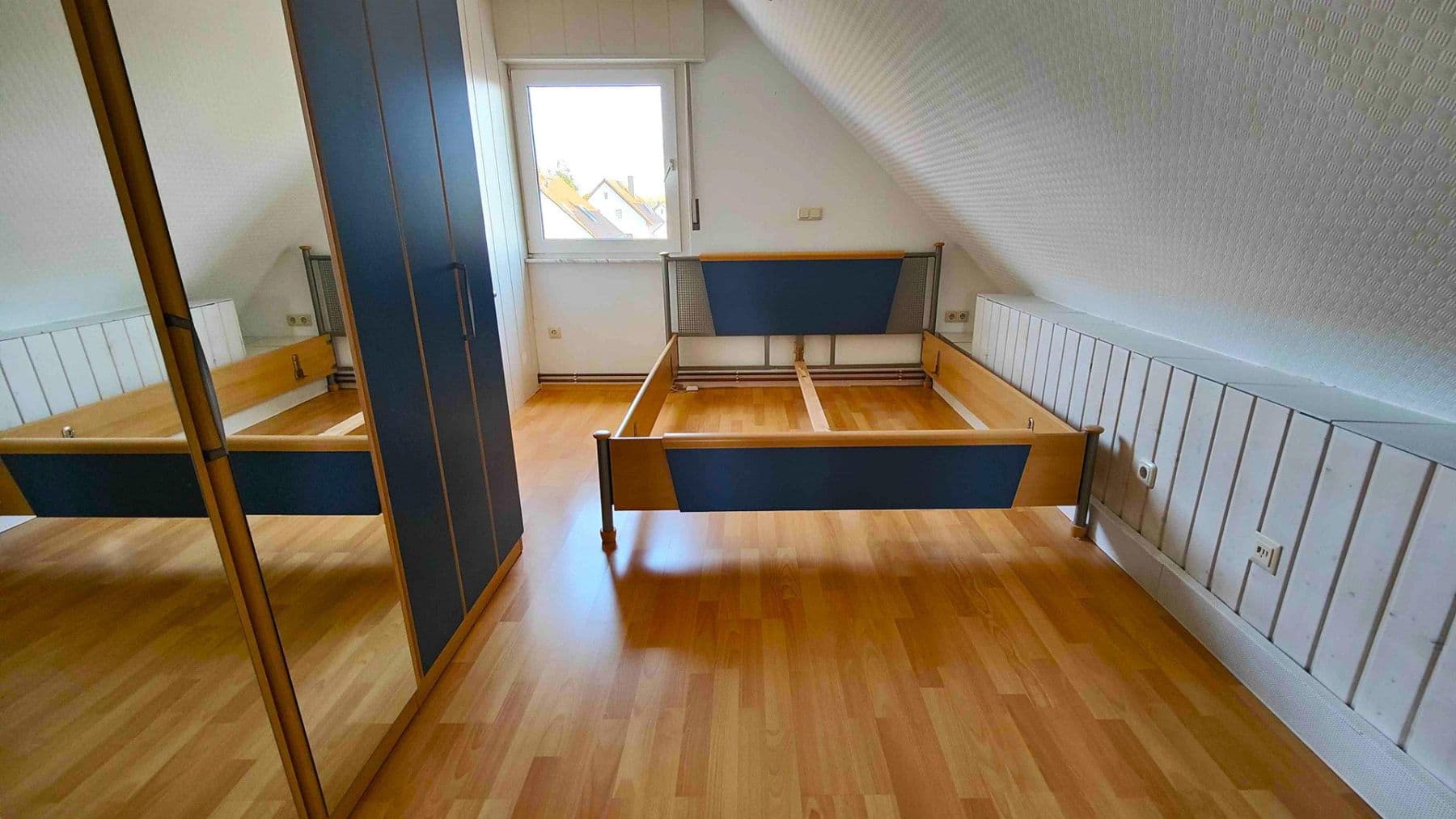 Prodej domu 207 m², pozemek 498 m², Scharfensteiner Straße 19, Offenbach, Hessen Prodej domu 207 m², pozemek 498 m², Scharfensteiner Straße 19, Offenbach, Hessen
