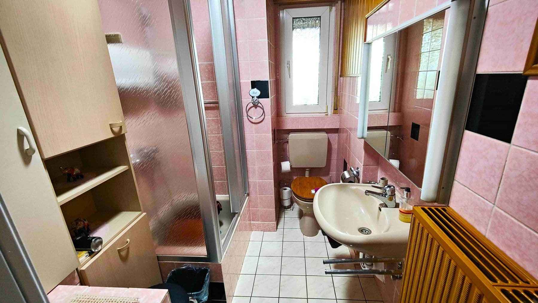 Prodej domu 207 m², pozemek 498 m², Scharfensteiner Straße 19, Offenbach, Hessen Prodej domu 207 m², pozemek 498 m², Scharfensteiner Straße 19, Offenbach, Hessen