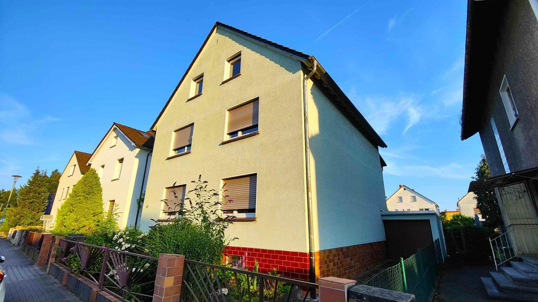 Prodej domu 207 m², pozemek 498 m², Scharfensteiner Straße 19, Offenbach, Hessen Prodej domu 207 m², pozemek 498 m², Scharfensteiner Straße 19, Offenbach, Hessen