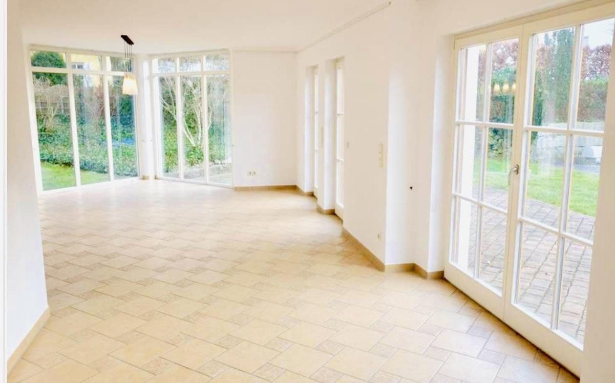 Pronájem domu 330 m², pozemek 1.100 m², Haimhausen, Bavorsko Pronájem domu 330 m², pozemek 1.100 m², Haimhausen, Bavorsko