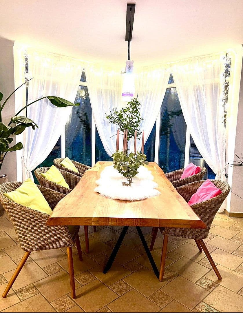 Pronájem domu 330 m², pozemek 1.100 m², Haimhausen, Bavorsko Pronájem domu 330 m², pozemek 1.100 m², Haimhausen, Bavorsko