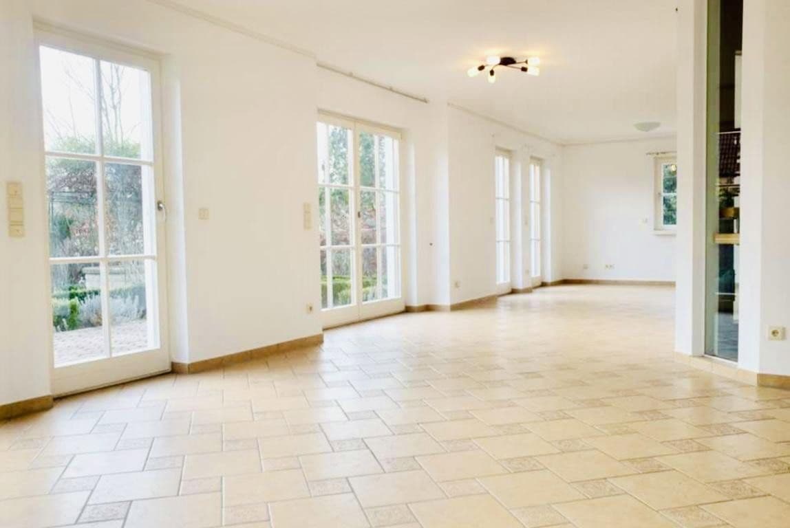 Pronájem domu 330 m², pozemek 1.100 m², Haimhausen, Bavorsko Pronájem domu 330 m², pozemek 1.100 m², Haimhausen, Bavorsko