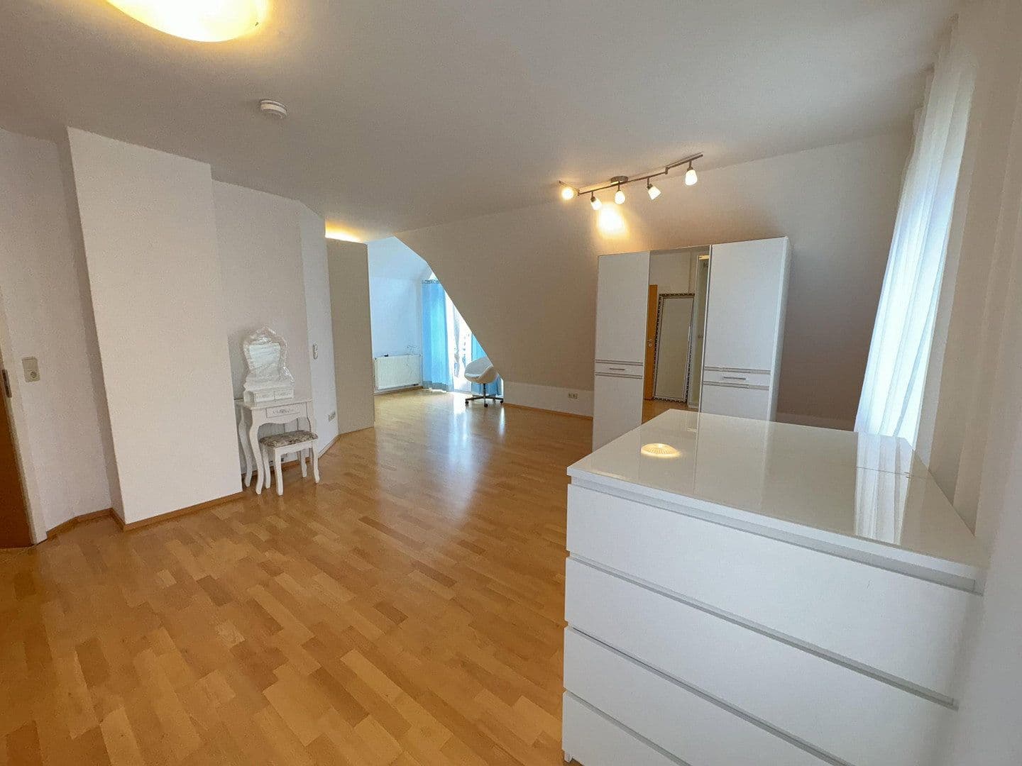 Pronájem domu 330 m², pozemek 1.100 m², Haimhausen, Bavorsko Pronájem domu 330 m², pozemek 1.100 m², Haimhausen, Bavorsko