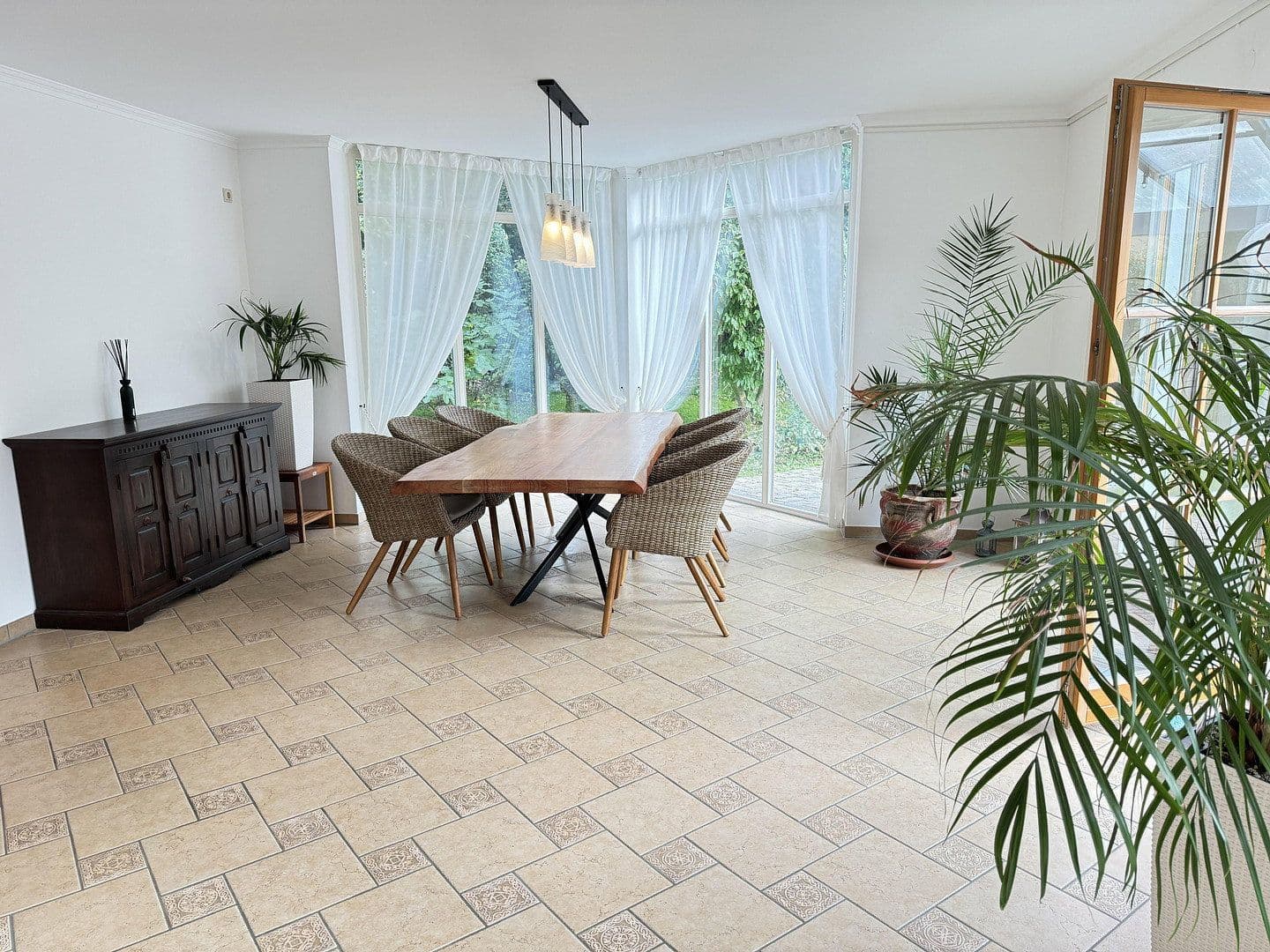 Pronájem domu 330 m², pozemek 1.100 m², Haimhausen, Bavorsko Pronájem domu 330 m², pozemek 1.100 m², Haimhausen, Bavorsko