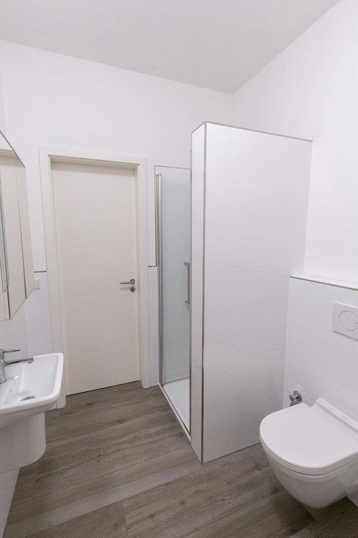 Pronájem bytu 3+1 128 m², Contrescarpe 95-97, Bremen, Bremen Pronájem bytu 3+1 128 m², Contrescarpe 95-97, Bremen, Bremen