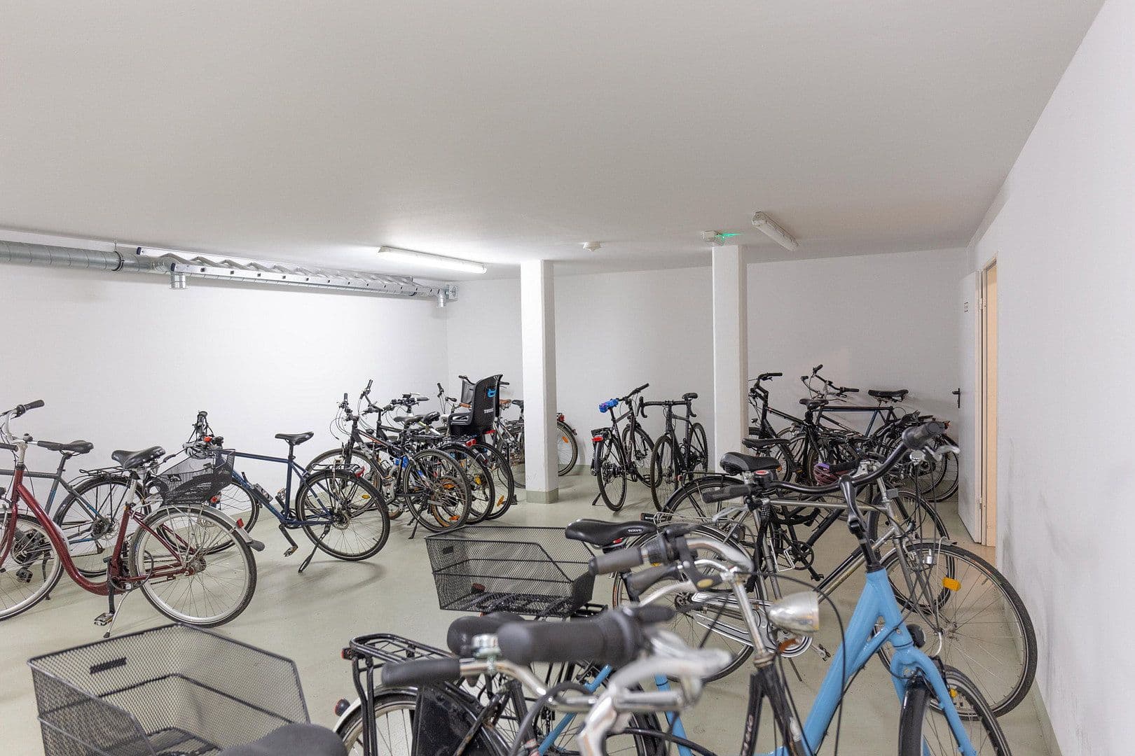 Pronájem bytu 3+1 128 m², Contrescarpe 95-97, Bremen, Bremen Pronájem bytu 3+1 128 m², Contrescarpe 95-97, Bremen, Bremen