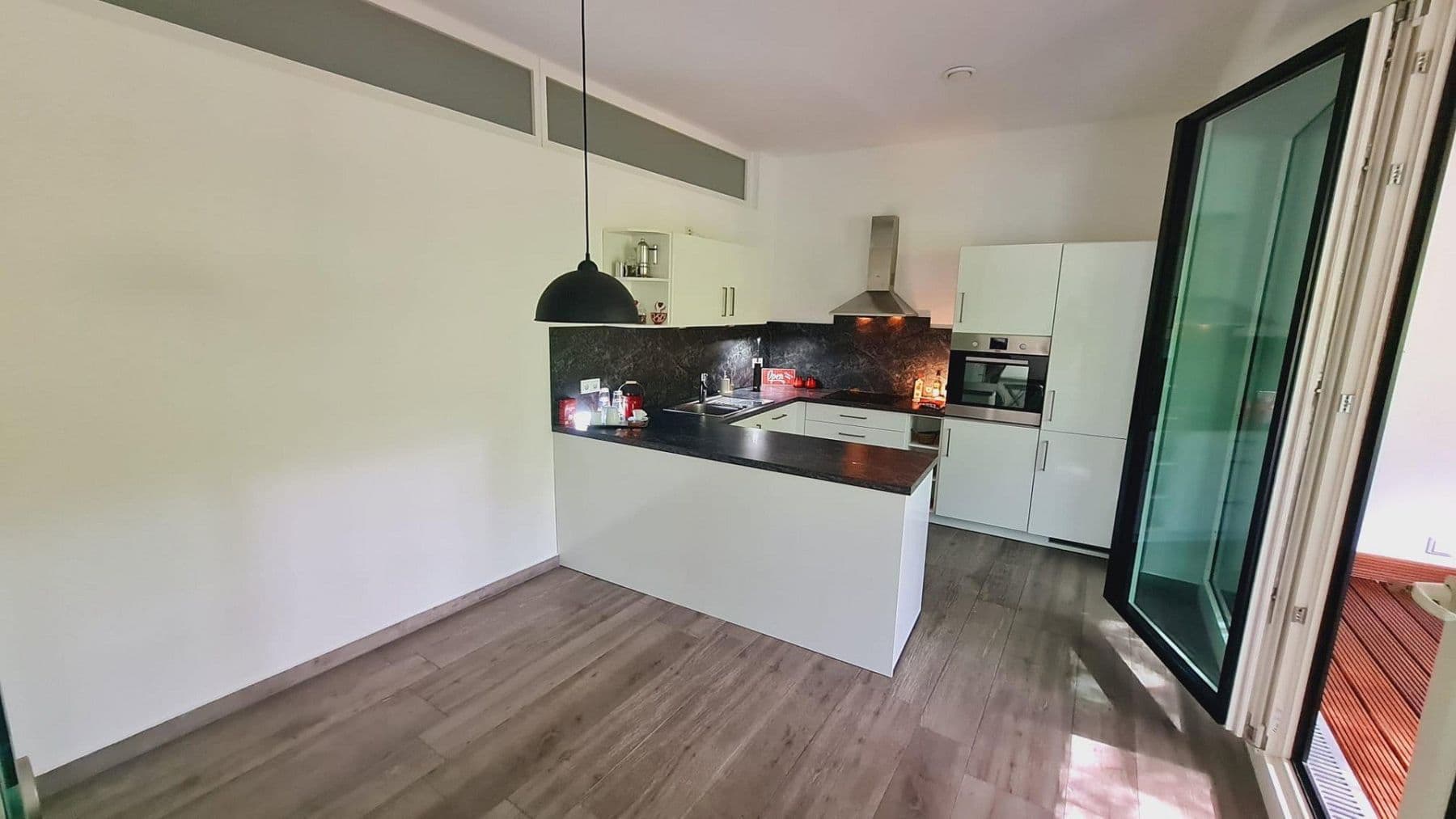 Pronájem bytu 3+1 128 m², Contrescarpe 95-97, Bremen, Bremen Pronájem bytu 3+1 128 m², Contrescarpe 95-97, Bremen, Bremen