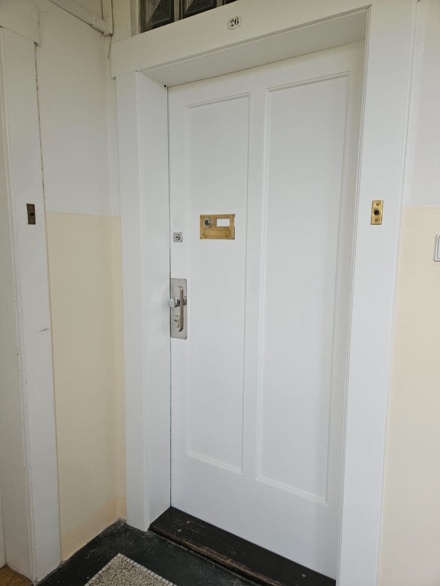 Pronájem bytu 1+kk 37 m², Prouzova, Praha, Praha Pronájem bytu 1+kk 37 m², Prouzova, Praha, Praha