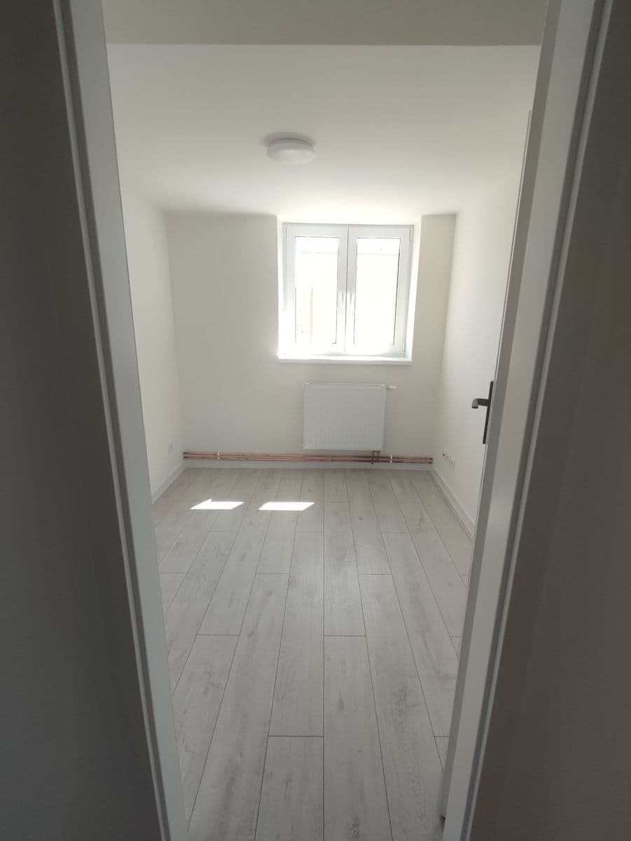 Pronájem bytu 4+1 80 m², Borový vrch, Liberec, Liberecký kraj Pronájem bytu 4+1 80 m², Borový vrch, Liberec, Liberecký kraj