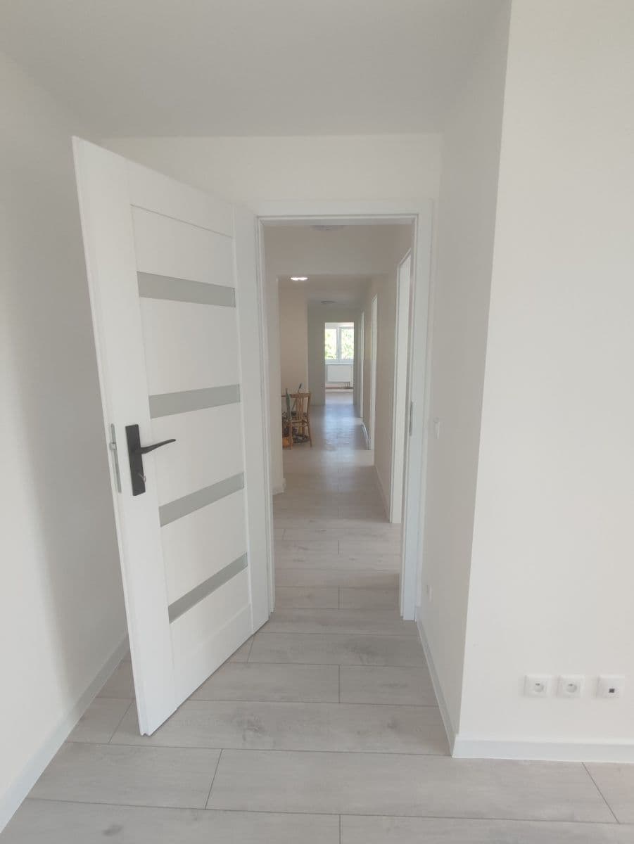 Pronájem bytu 4+1 80 m², Borový vrch, Liberec, Liberecký kraj Pronájem bytu 4+1 80 m², Borový vrch, Liberec, Liberecký kraj