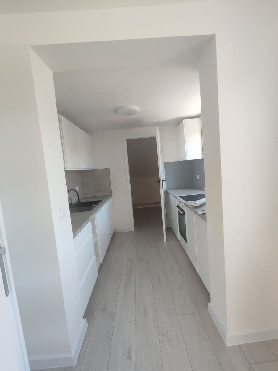 Pronájem bytu 4+1 80 m², Borový vrch, Liberec, Liberecký kraj Pronájem bytu 4+1 80 m², Borový vrch, Liberec, Liberecký kraj