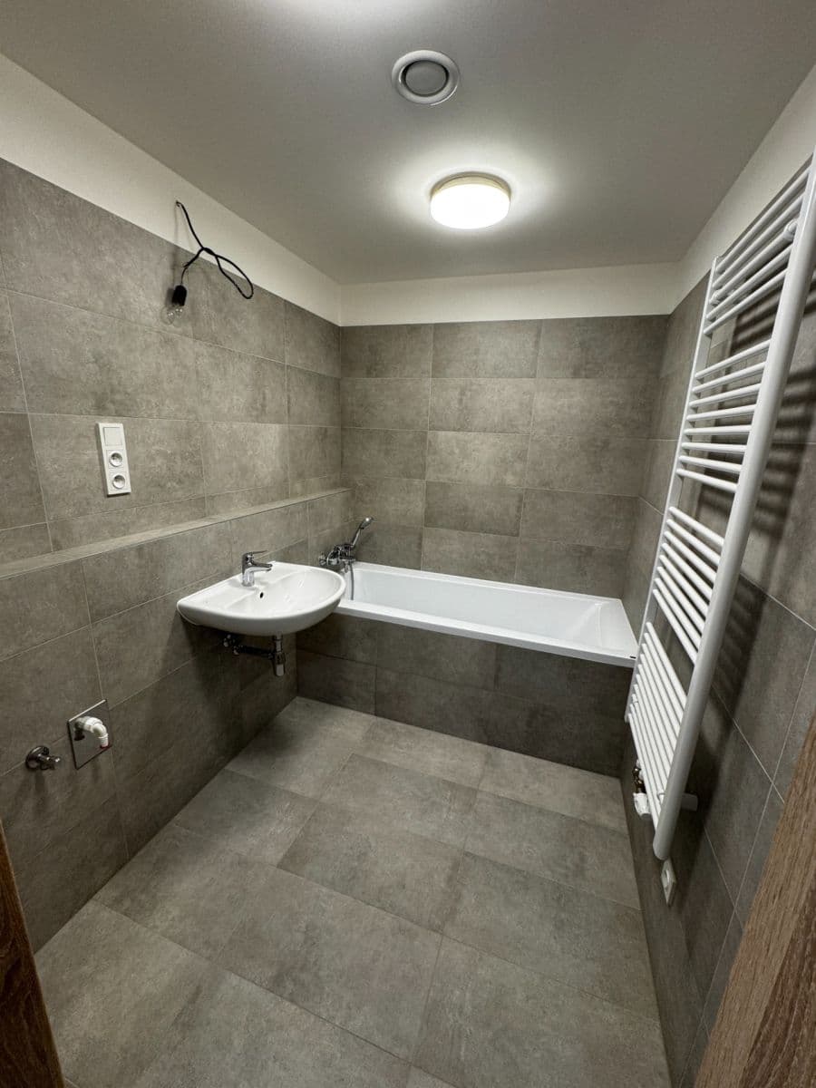Prodej bytu 2+kk 48 m², U Továren, Praha, Praha Prodej bytu 2+kk 48 m², U Továren, Praha, Praha