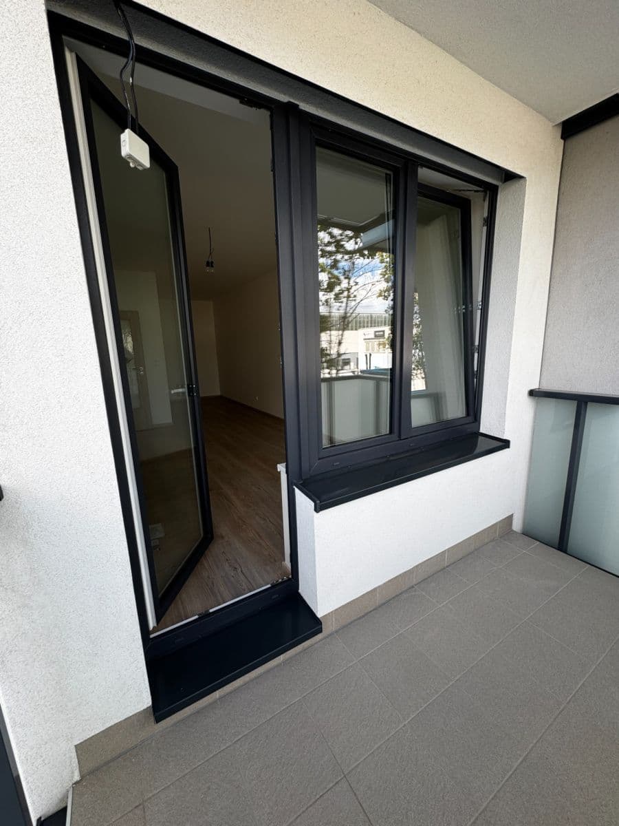 Prodej bytu 2+kk 48 m², U Továren, Praha, Praha Prodej bytu 2+kk 48 m², U Továren, Praha, Praha