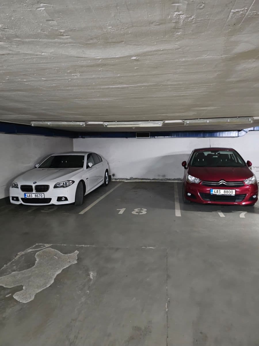 Pronájem garáže 13 m², Bratří Dohalských, Praha, Praha Pronájem garáže 13 m², Bratří Dohalských, Praha, Praha