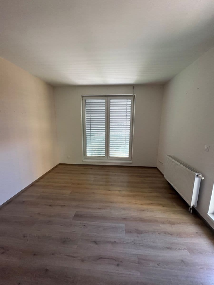 Pronájem bytu 1+kk 37 m², Nad Úžlabinou, Praha, Praha Pronájem bytu 1+kk 37 m², Nad Úžlabinou, Praha, Praha