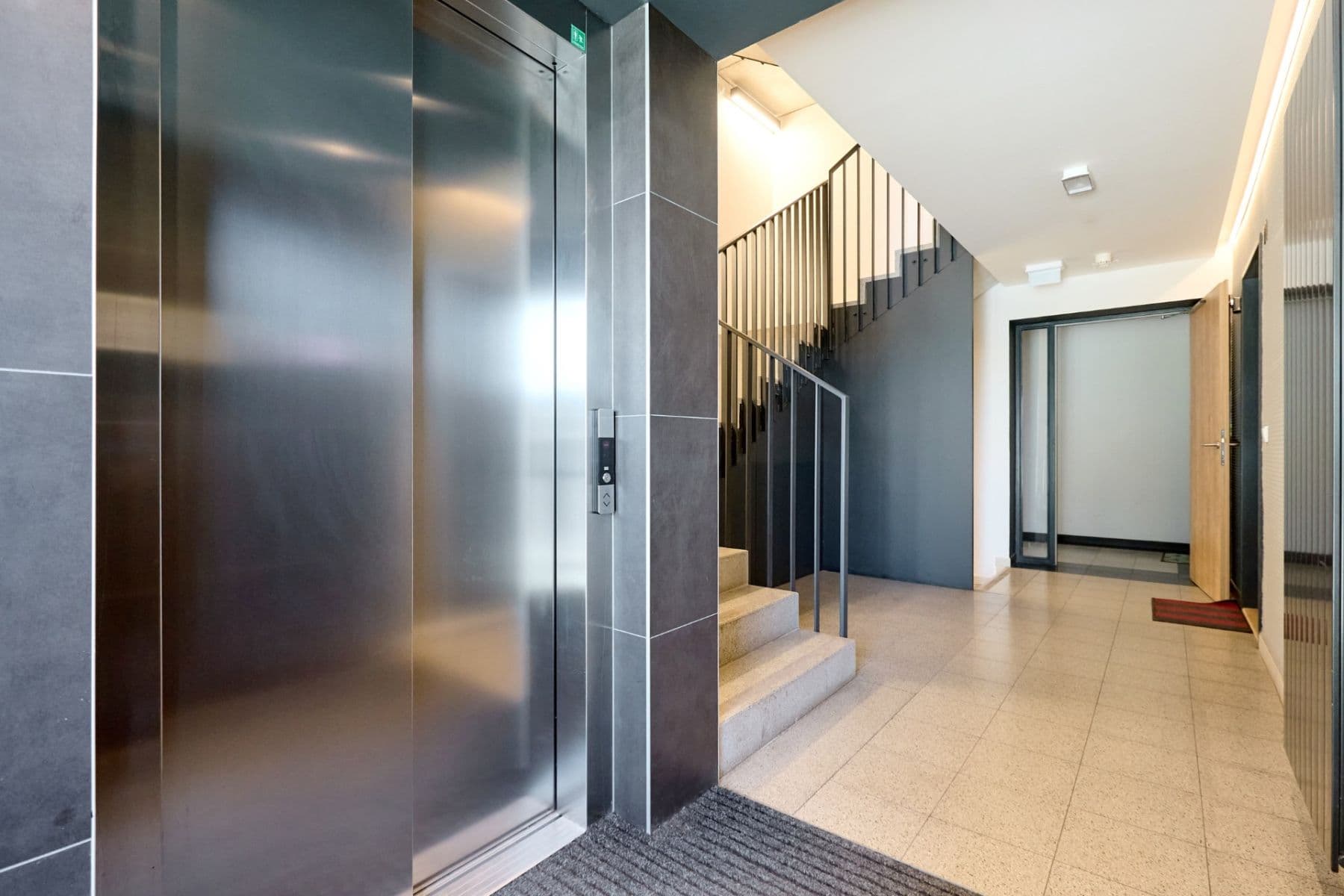 Pronájem bytu 2+kk 40 m², Novovysočanská, Praha, Praha Pronájem bytu 2+kk 40 m², Novovysočanská, Praha, Praha
