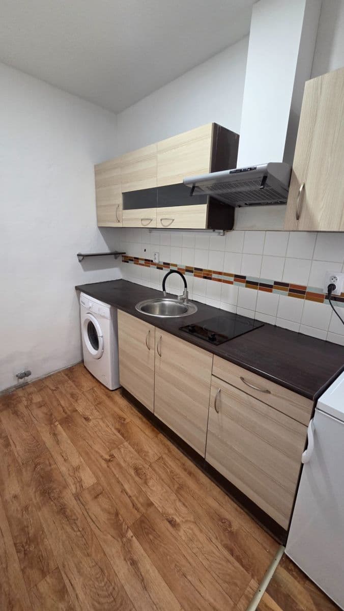 Pronájem bytu 1+kk 30 m², Votroubkova, Brno, Jihomoravský kraj Pronájem bytu 1+kk 30 m², Votroubkova, Brno, Jihomoravský kraj