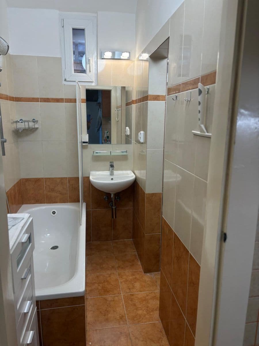 Pronájem bytu 2+1 45 m², Žernovská, Praha, Praha Pronájem bytu 2+1 45 m², Žernovská, Praha, Praha