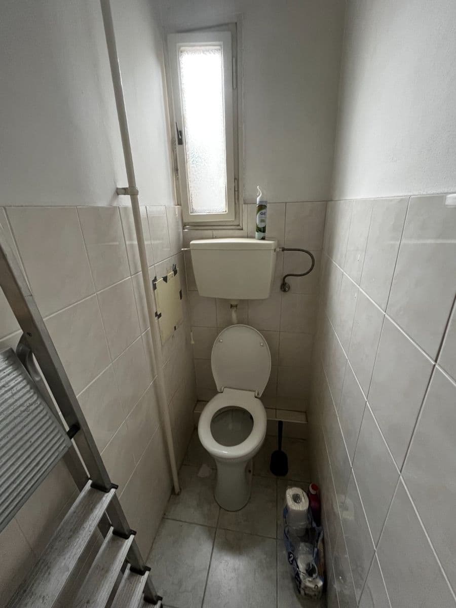 Pronájem bytu 1+kk 32 m², Pobřežní, Praha, Praha Pronájem bytu 1+kk 32 m², Pobřežní, Praha, Praha