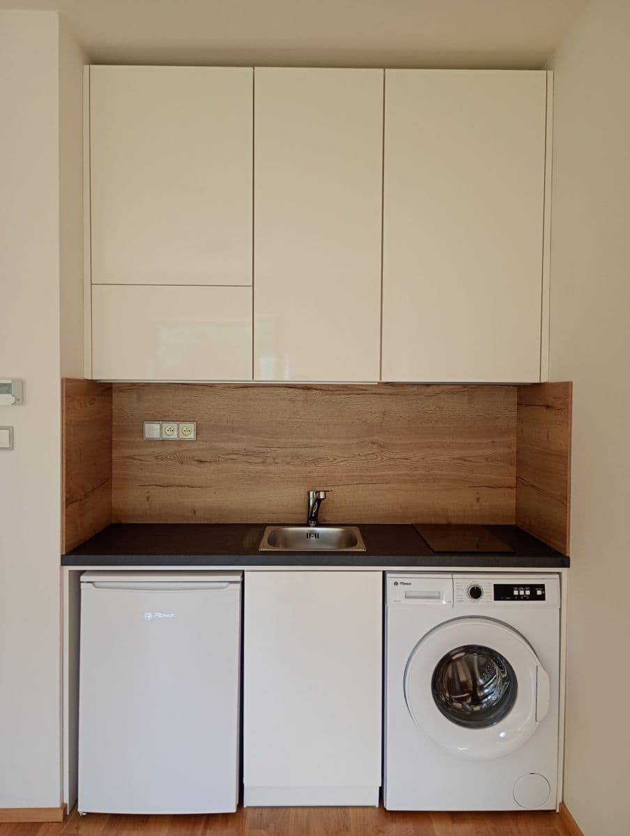 Pronájem bytu 1+kk 24 m², U Zličína, Praha, Praha Pronájem bytu 1+kk 24 m², U Zličína, Praha, Praha