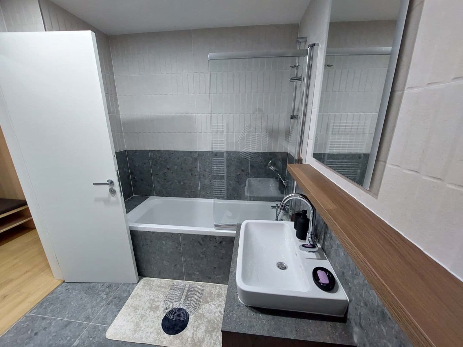Pronájem bytu 1+kk 44 m², Bratislavská, Brno, Jihomoravský kraj Pronájem bytu 1+kk 44 m², Bratislavská, Brno, Jihomoravský kraj