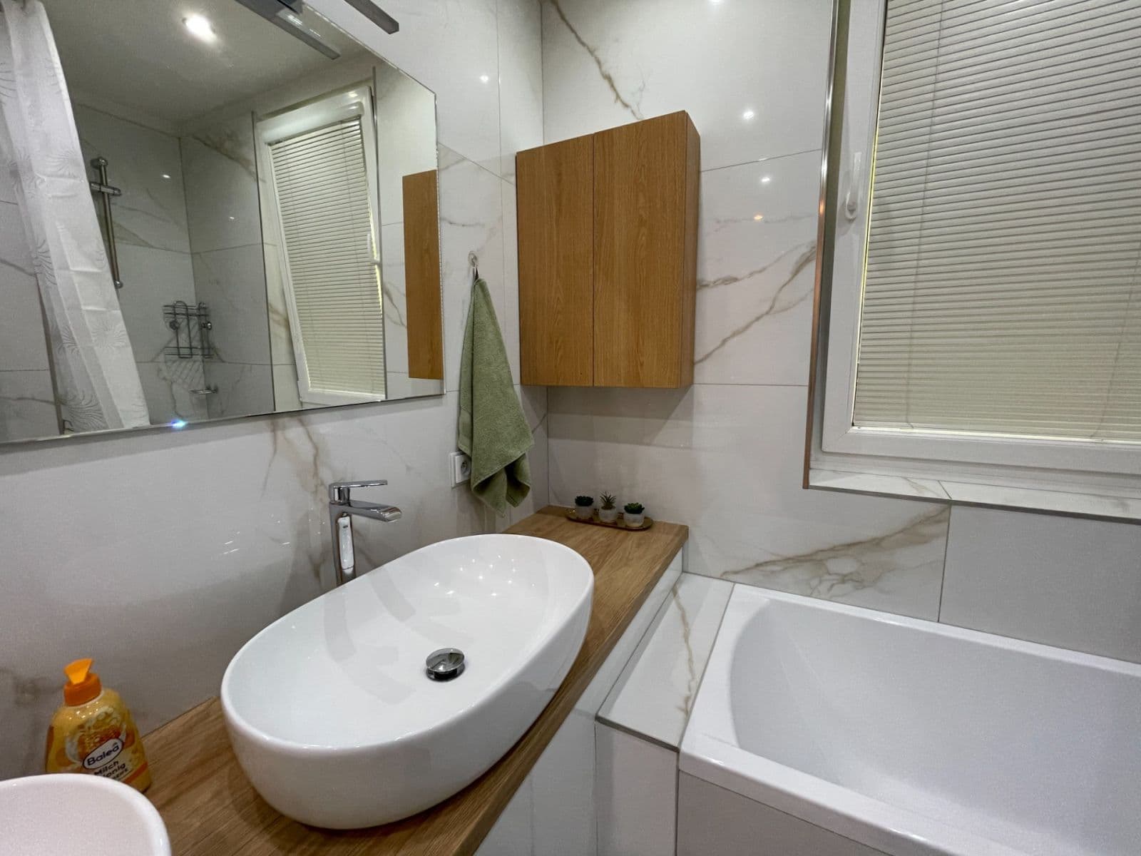 Pronájem bytu 3+1 95 m², Valtínovská, Praha, Praha Pronájem bytu 3+1 95 m², Valtínovská, Praha, Praha