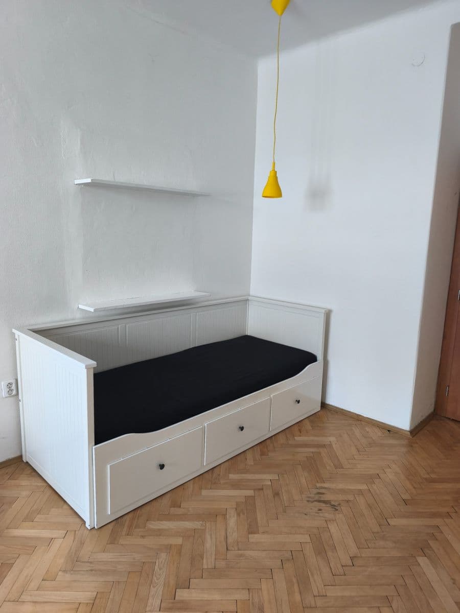 Pronájem bytu 3+1 87 m², V Mezihoří, Praha, Praha Pronájem bytu 3+1 87 m², V Mezihoří, Praha, Praha