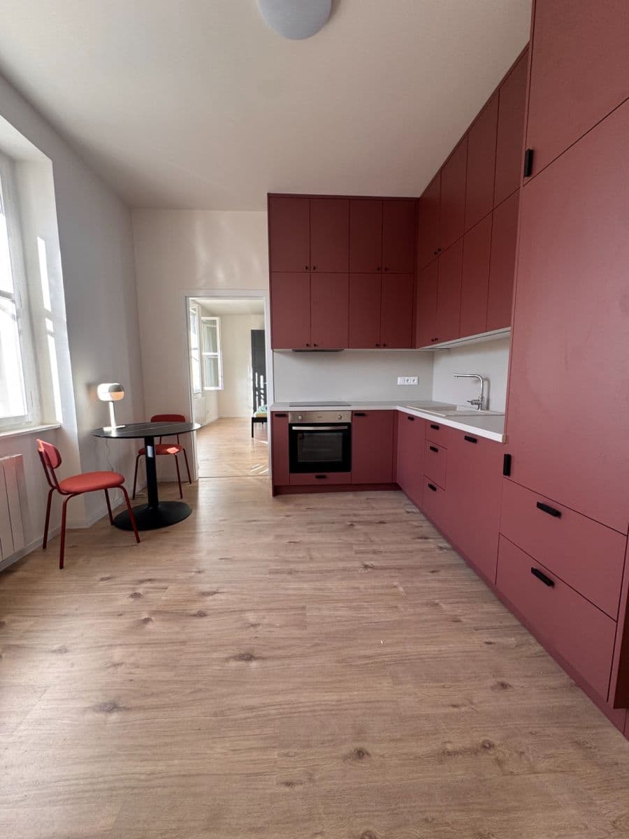Pronájem bytu 2+kk 45 m², 5. května, Praha, Praha Pronájem bytu 2+kk 45 m², 5. května, Praha, Praha
