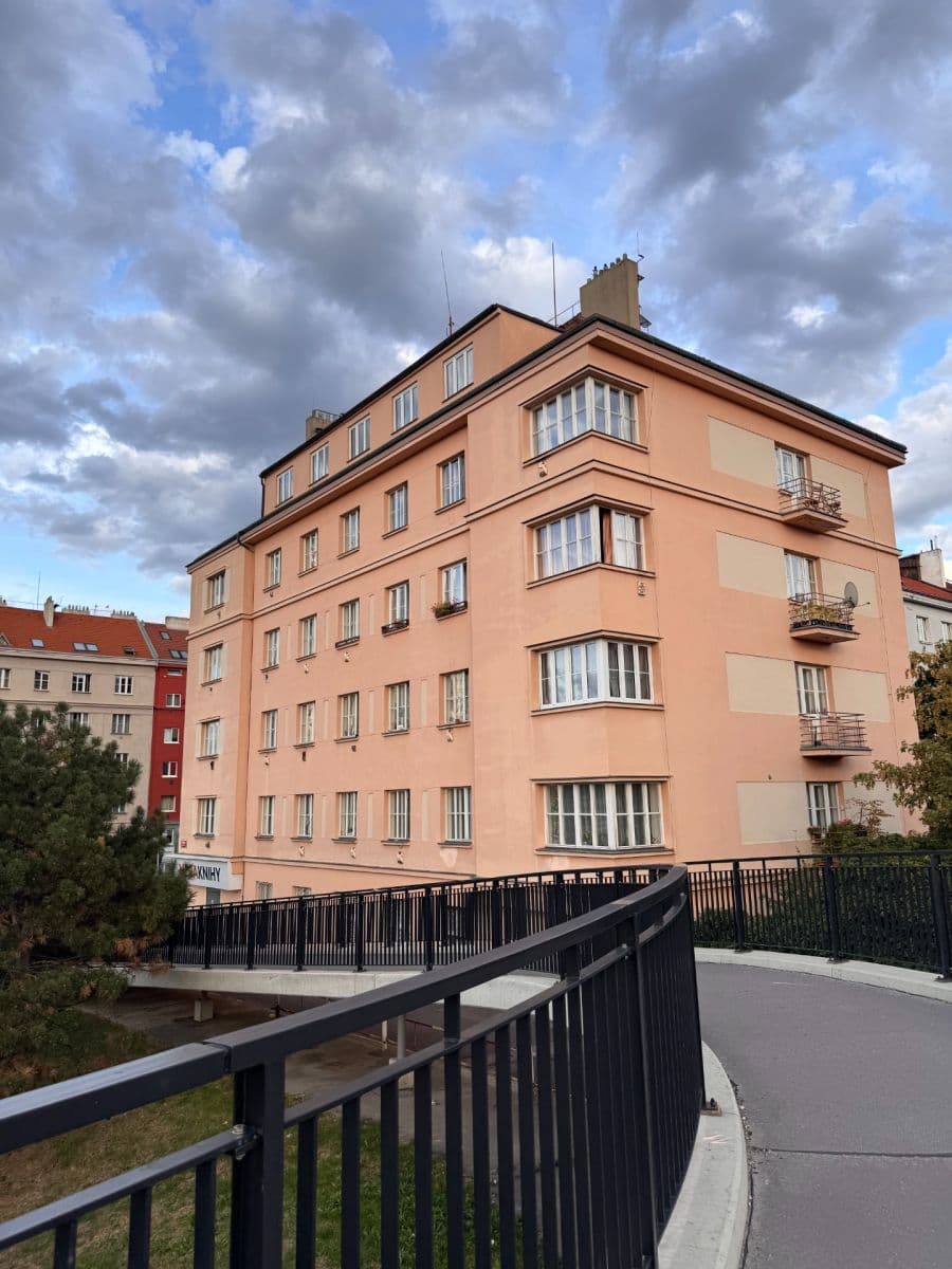 Pronájem bytu 2+kk 45 m², 5. května, Praha, Praha Pronájem bytu 2+kk 45 m², 5. května, Praha, Praha