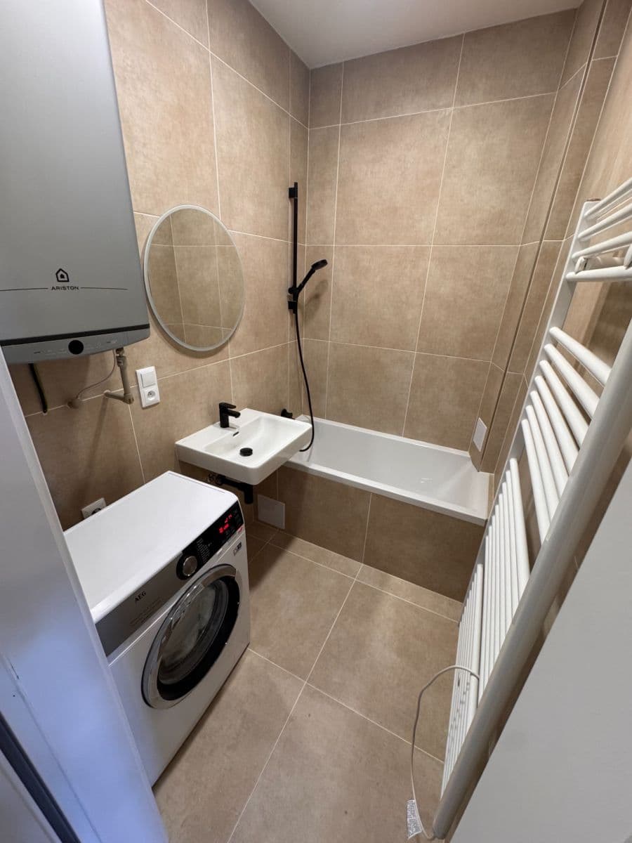 Pronájem bytu 2+kk 45 m², 5. května, Praha, Praha Pronájem bytu 2+kk 45 m², 5. května, Praha, Praha