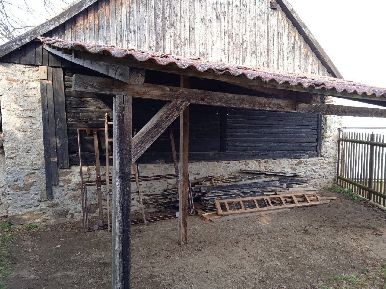 Prodej nebytového prostoru 100 m², Slověnice, Středočeský kraj Prodej nebytového prostoru 100 m², Slověnice, Středočeský kraj