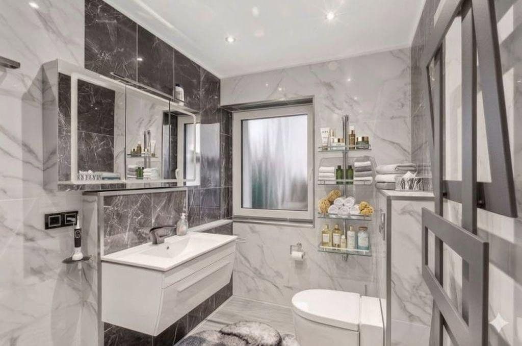 Prodej domu 242 m², pozemek 451 m², Friedrichsdorf, Hessen Prodej domu 242 m², pozemek 451 m², Friedrichsdorf, Hessen
