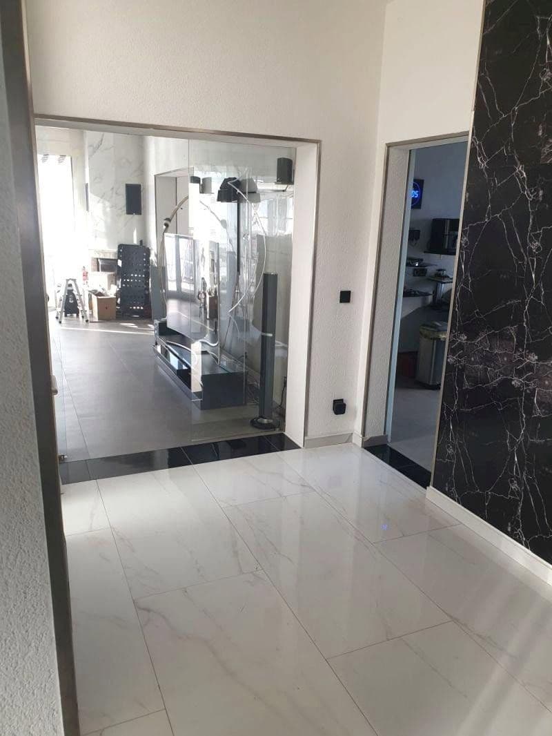 Prodej domu 242 m², pozemek 451 m², Friedrichsdorf, Hessen Prodej domu 242 m², pozemek 451 m², Friedrichsdorf, Hessen