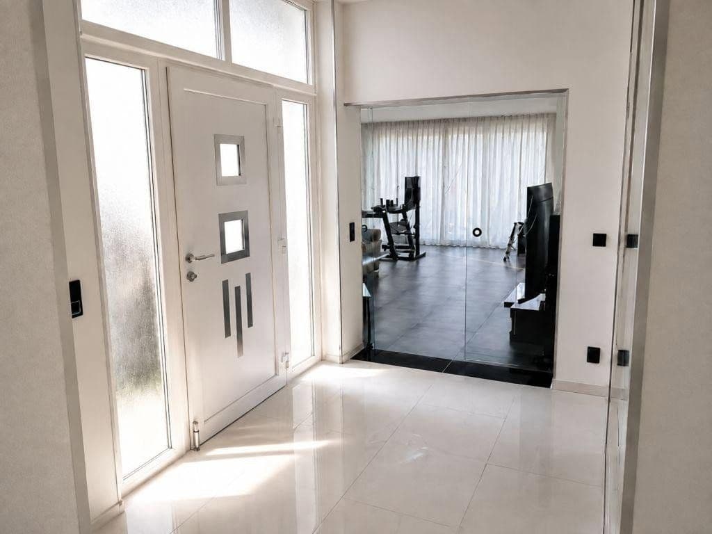 Prodej domu 242 m², pozemek 451 m², Friedrichsdorf, Hessen Prodej domu 242 m², pozemek 451 m², Friedrichsdorf, Hessen