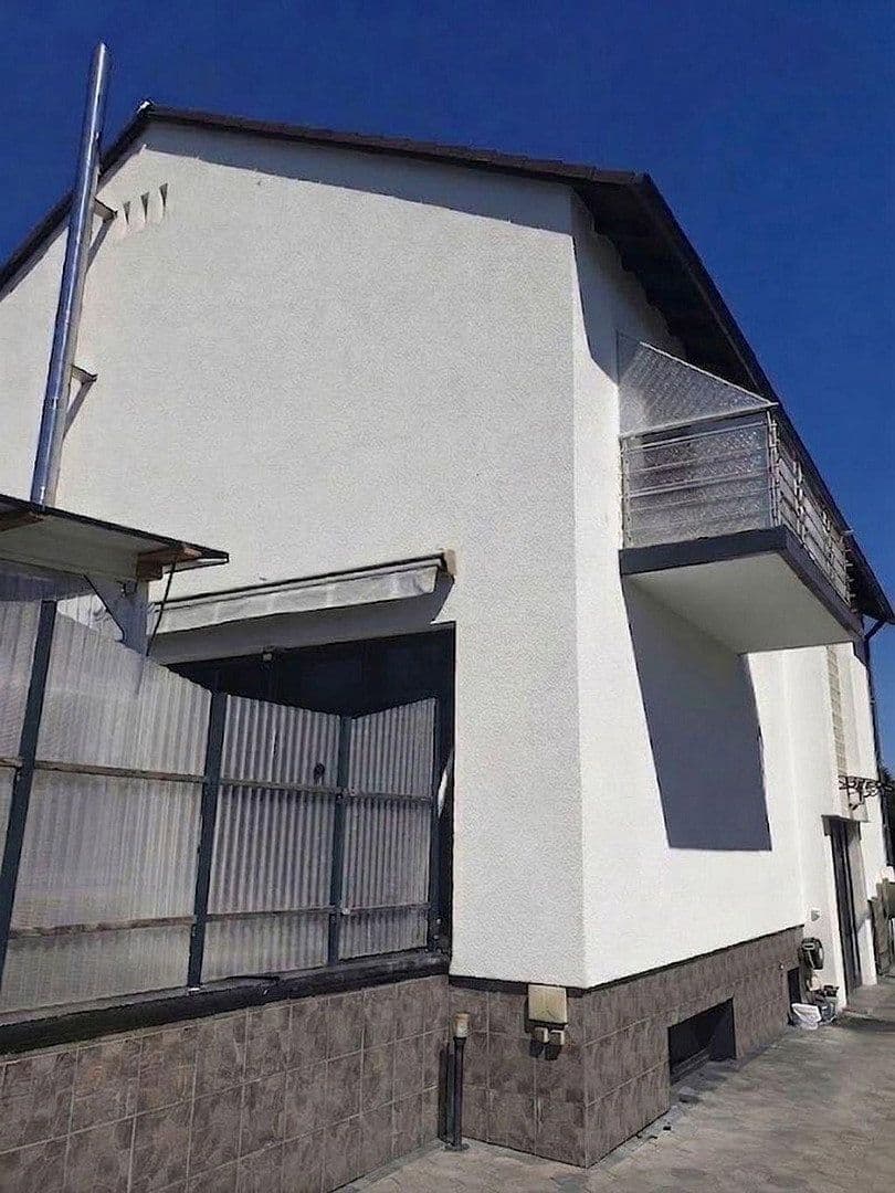 Prodej domu 242 m², pozemek 451 m², Friedrichsdorf, Hessen Prodej domu 242 m², pozemek 451 m², Friedrichsdorf, Hessen