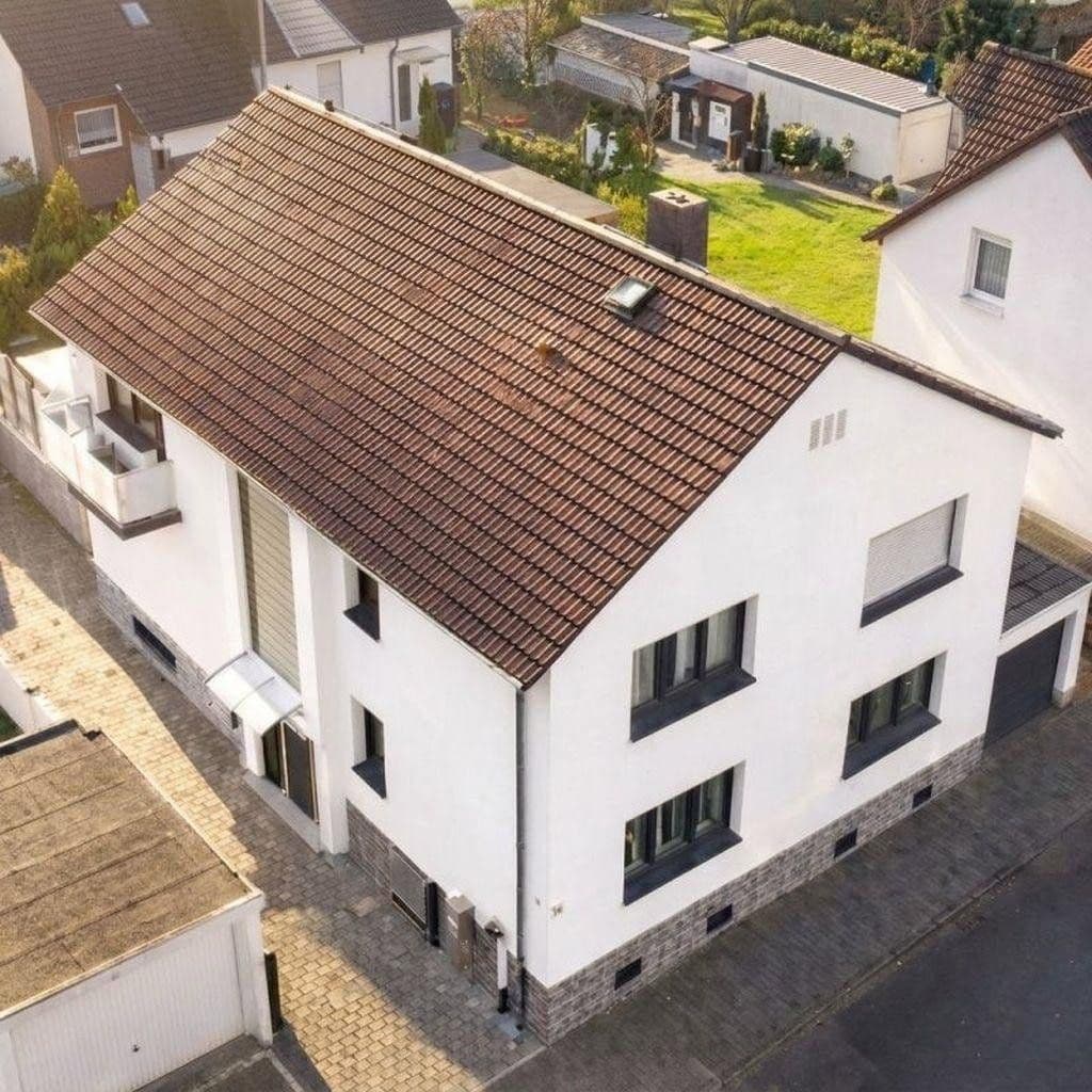 Prodej domu 242 m², pozemek 451 m², Friedrichsdorf, Hessen Prodej domu 242 m², pozemek 451 m², Friedrichsdorf, Hessen