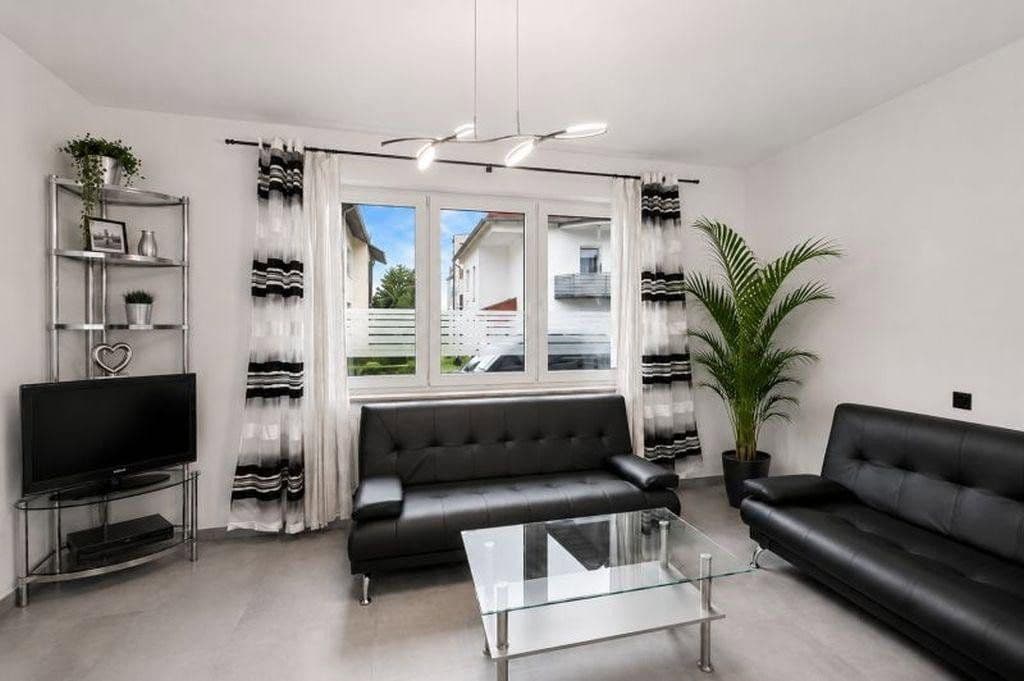 Prodej domu 242 m², pozemek 451 m², Friedrichsdorf, Hessen Prodej domu 242 m², pozemek 451 m², Friedrichsdorf, Hessen
