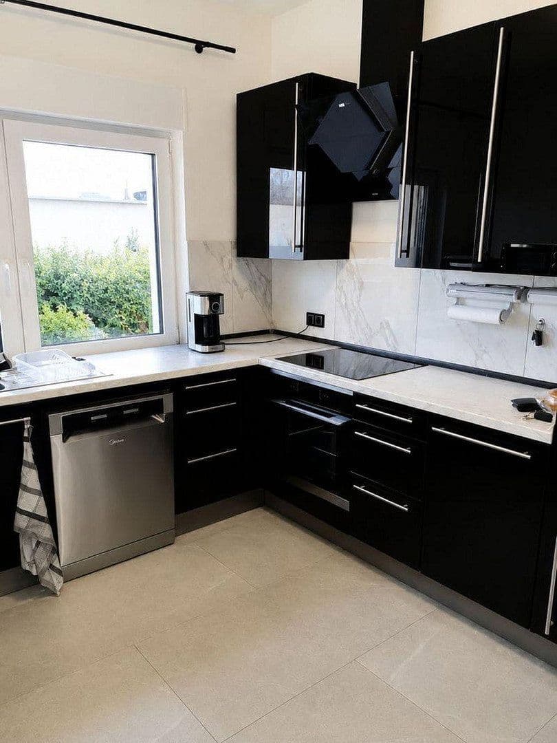 Prodej domu 242 m², pozemek 451 m², Friedrichsdorf, Hessen Prodej domu 242 m², pozemek 451 m², Friedrichsdorf, Hessen