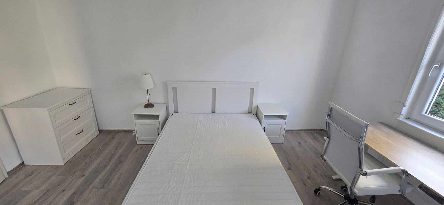 Pronájem bytu 1+1 32 m², Duisburgerstraße 22, Stuttgart, Bádensko-Württembersko Pronájem bytu 1+1 32 m², Duisburgerstraße 22, Stuttgart, Bádensko-Württembersko