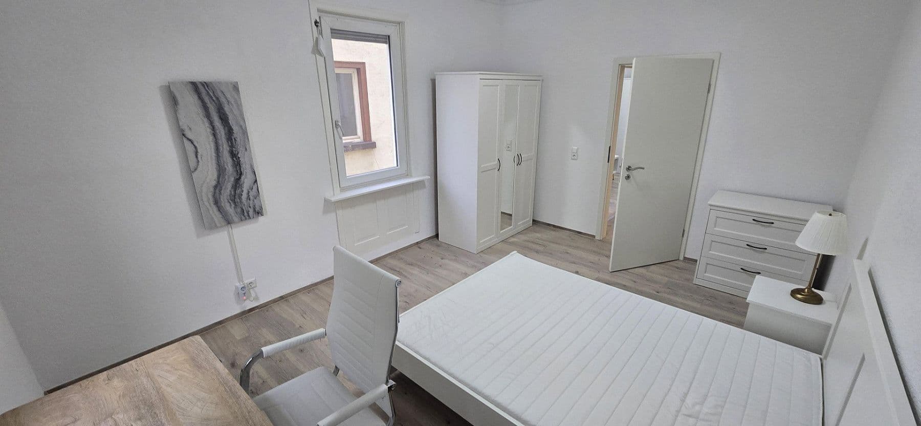 Pronájem bytu 1+1 32 m², Duisburgerstraße 22, Stuttgart, Bádensko-Württembersko Pronájem bytu 1+1 32 m², Duisburgerstraße 22, Stuttgart, Bádensko-Württembersko