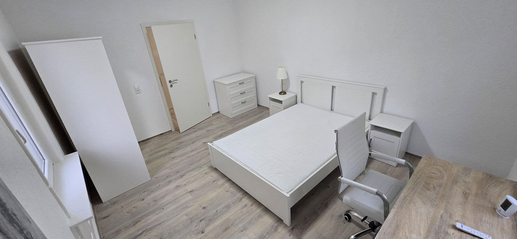 Pronájem bytu 1+1 32 m², Duisburgerstraße 22, Stuttgart, Bádensko-Württembersko Pronájem bytu 1+1 32 m², Duisburgerstraße 22, Stuttgart, Bádensko-Württembersko