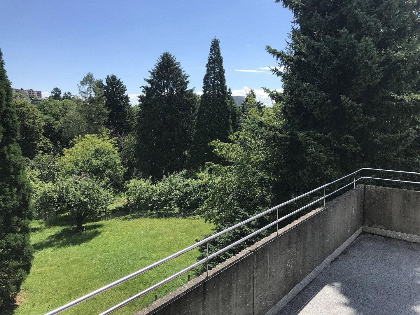 Pronájem bytu 3+1 100 m², Friedrichsberg 46, Stuttgart, Bádensko-Württembersko Pronájem bytu 3+1 100 m², Friedrichsberg 46, Stuttgart, Bádensko-Württembersko